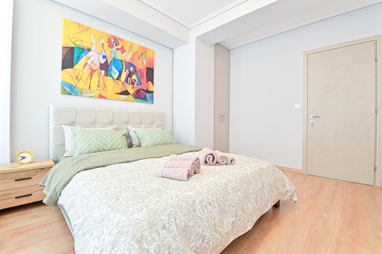 Modern Flat In The Heart Of Port Of Piraeus Lägenhet Exteriör bild