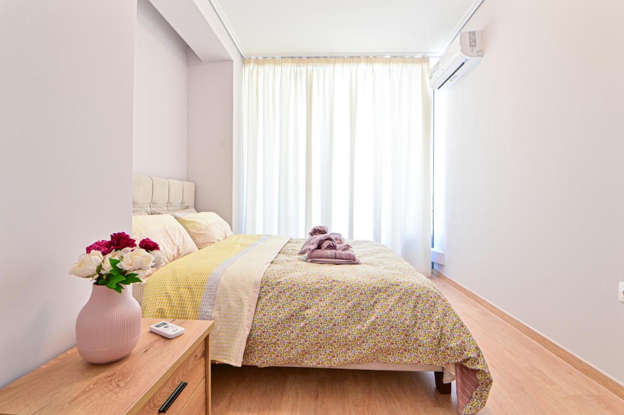 Modern Flat In The Heart Of Port Of Piraeus Lägenhet Exteriör bild