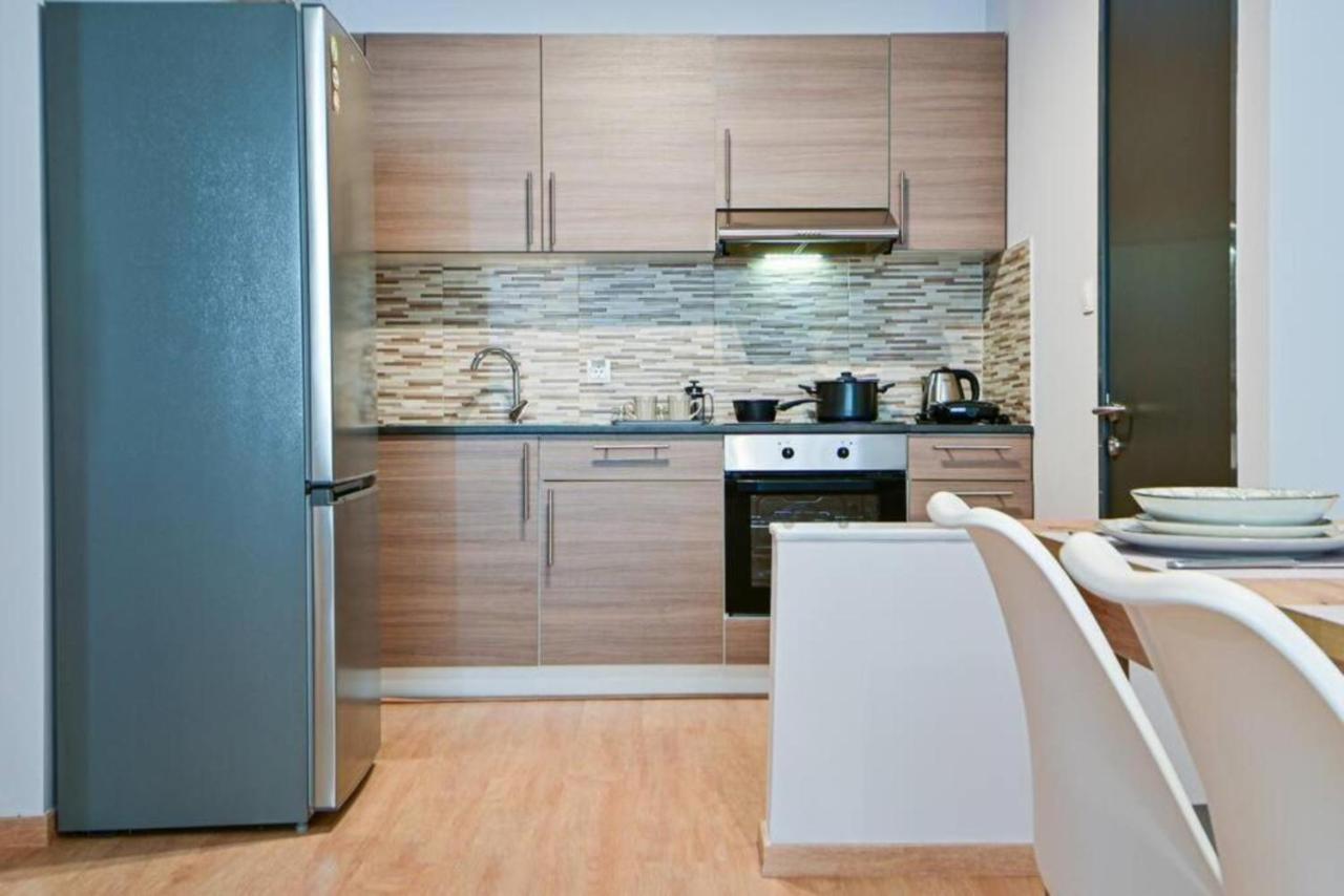 Modern Flat In The Heart Of Port Of Piraeus Lägenhet Exteriör bild